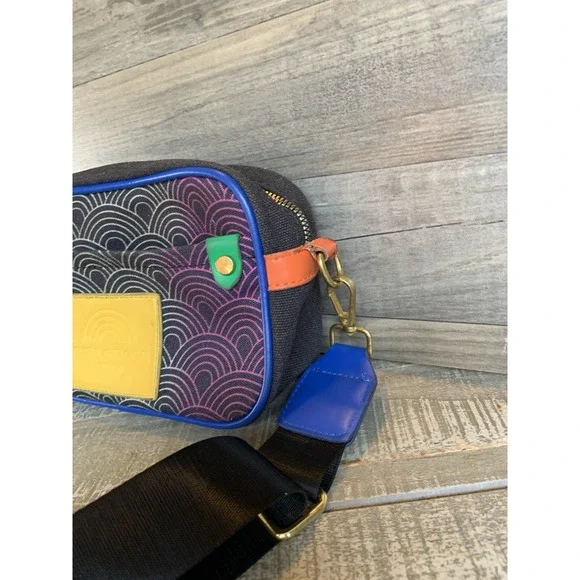 Kurt Geiger Southbank Camera Small Crossbody Black Multi Colored Canvas Bag - Picture 4 of 7